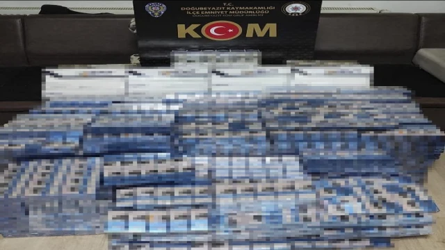 Çay paketleri içine gizlenmiş 3 bin 877 paket kaçak sigara ele geçirildi