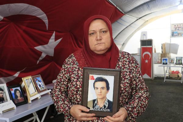 Evlat nöbetindeki anne: HDP'nin evimize düşürdüğü ateş 5 yıldır sönmüyor