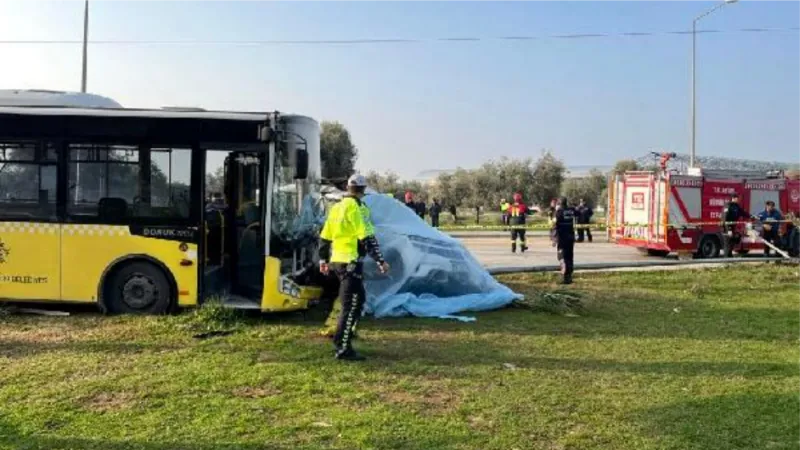 Aydın'da belediye otobüsü ile cip çarpıştı: 1 ölü, 4 yaralı