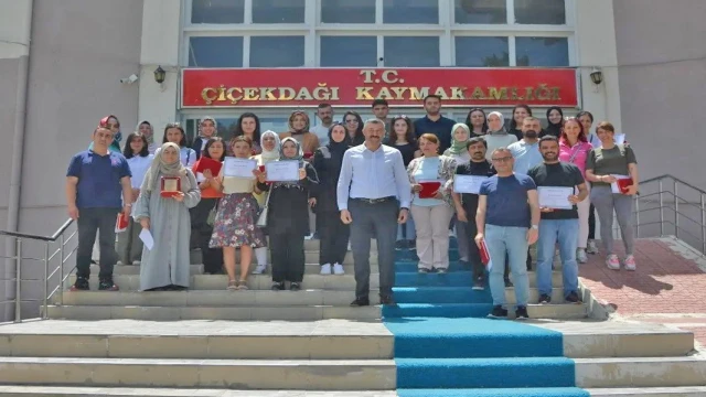 Çiçekdağı ilçesinde başarılı öğretmenlere teşekkür plaketi