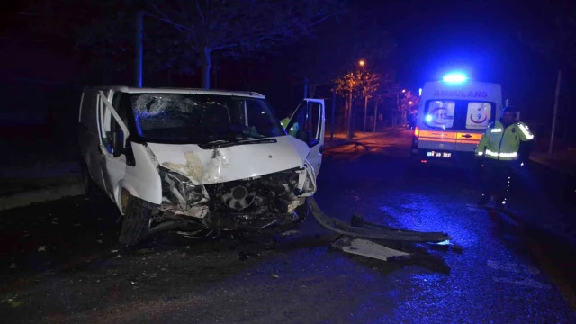 Çorlu’da alkollü sürücü ağaca çarptı: İki kardeşi ölüm ayırdı