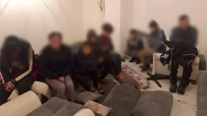 İşletmenin bodrum katında 1'i çocuk, 8 kaçak göçmen yakalandı