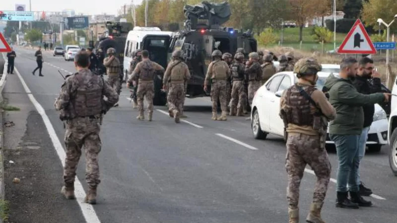 Şanlıurfa'da polis uygulama noktasında silahlı kavga: 2 yaralı, 22 gözaltı