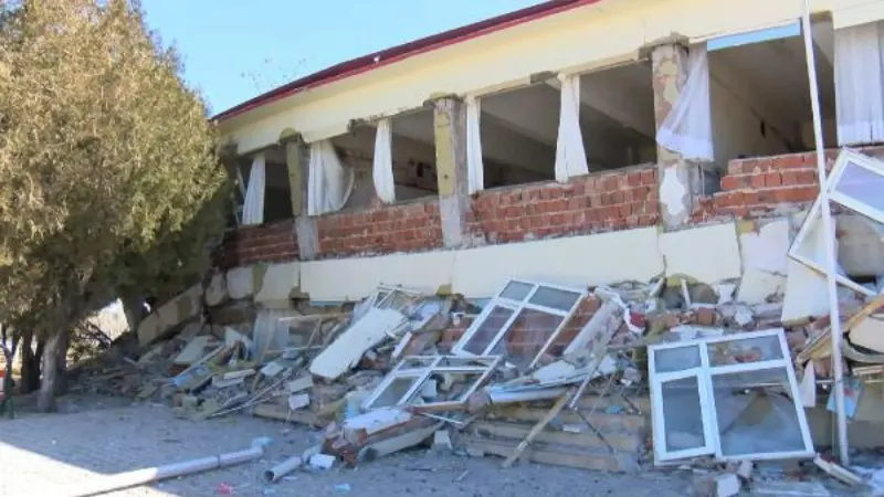 Malatya'da güçlendirme yapılan okullar da yıkıldı