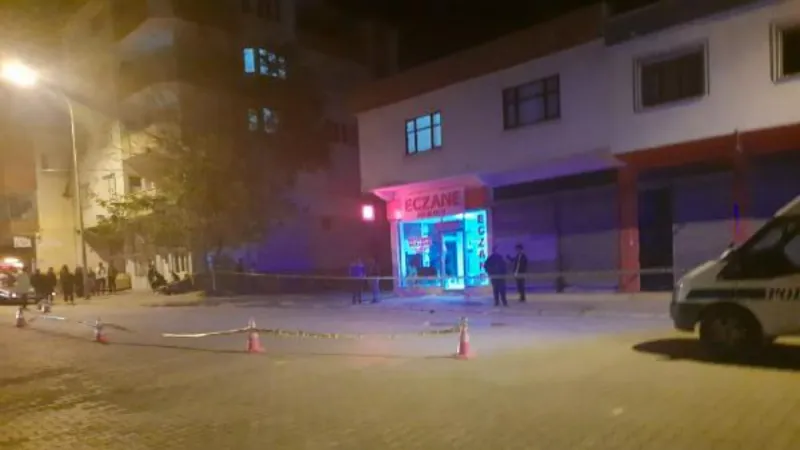 Kamyonet ile çarpışan motosikletin sürücüsü öldü