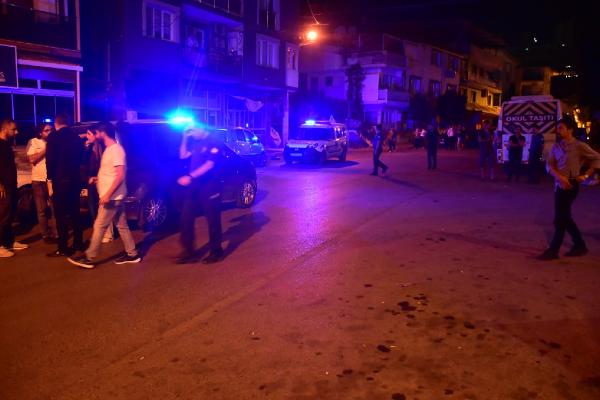 İzmir'de polise bıçaklı saldırı