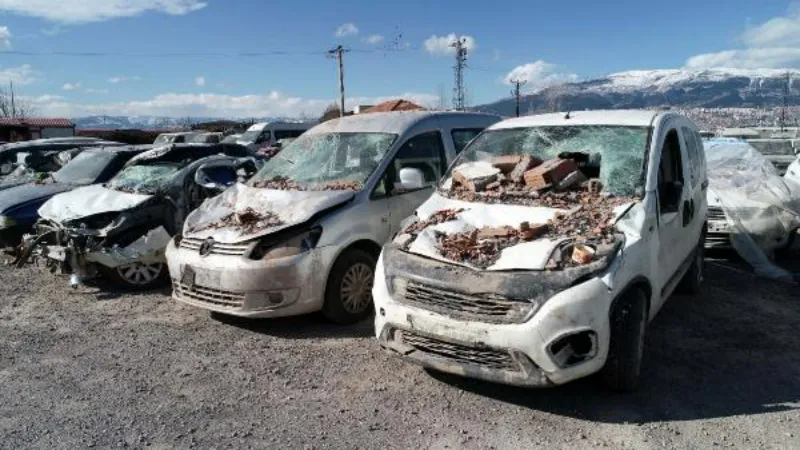 Kahramanmaraş'ta depremde binlerce araç da hasar gördü