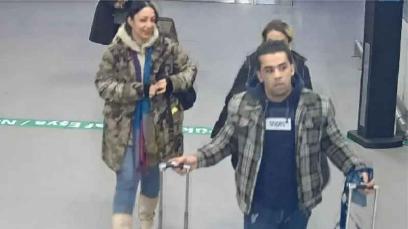 İstanbul Havalimanı'nda İranlı kadınlar üzerlerine sarılı uyuşturucuyla yakalandı 