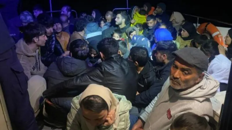 Datça'da 1 Türk vatandaşı ile 104 kaçak göçmen kurtarıldı