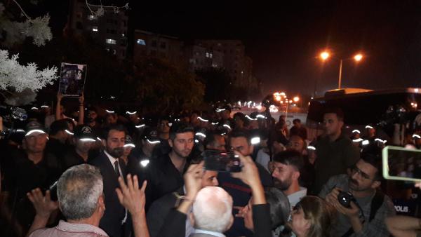 Diyarbakır'da izinsiz yürüyüş yapmak isteyen gruba polis müdahale etti: 6 gözaltı