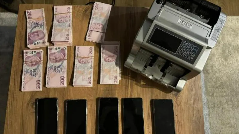 İkiz kardeşlerin yönettiği yasa dışı bahis şebekesine operasyonda 10 tutuklama