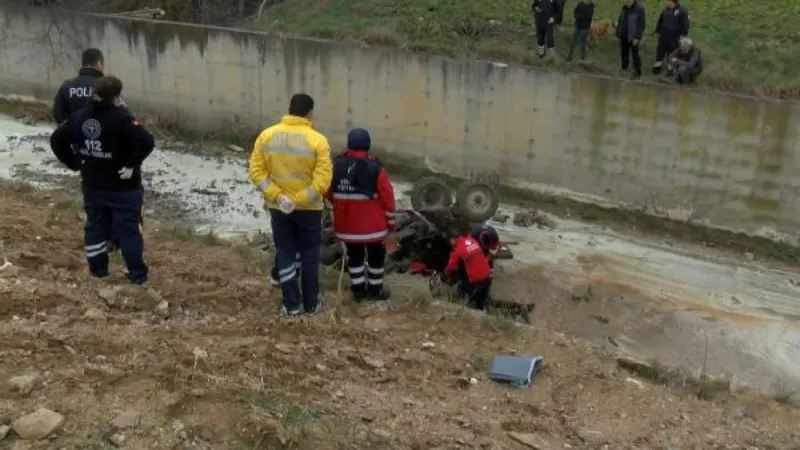 Tuzla'da dereye uçan traktörün sürücüsü hayatını kaybetti 