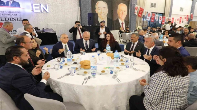 Denizli MHP’nin iftar softası, yüzlerce partiliyi buluşturdu
