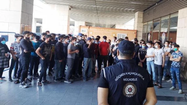 Denizli’de 85 kaçak göçmen sınır dışı edildi