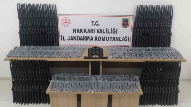 Derecik’te 4 çuval dolusu tabanca üst kapağı ele geçirildi