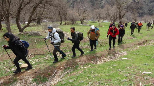 Derecik’te iki mevsim arası sadece 5 kilometre