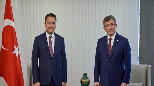 DEVA Partisi Genel Başkanı Ali Babacan, 27 Mart’ta ev sahipliğini yapacağı buluşma öncesinde diğer beş siyasi partinin genel başkanlarını ziyaret ediyor.