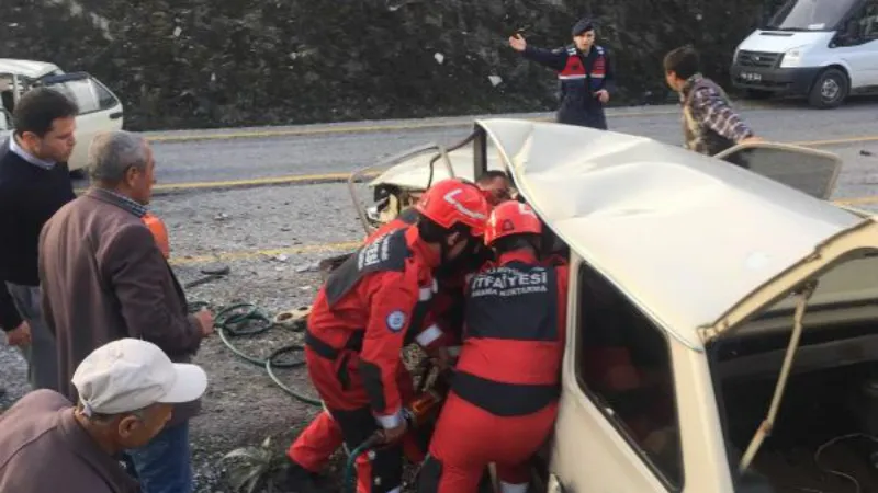 Muğla'da şerit ihlali yapan otomobil kazaya neden oldu: 5 yaralı