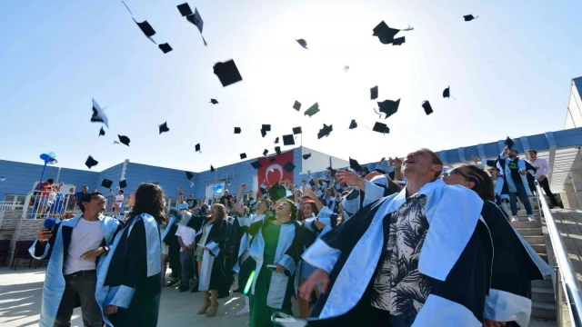 Didim Meslek Yüksekokulu mezunlarını uğurladı