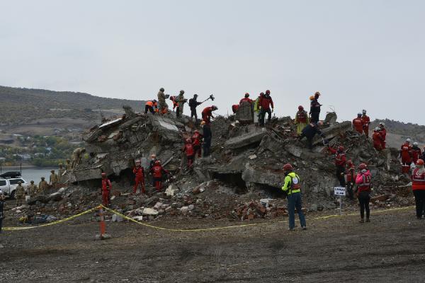 Tunceli’de 755 personel, 20 bin kişinin katılımıyla gerçeği aratmayan çok yönlü tatbikat