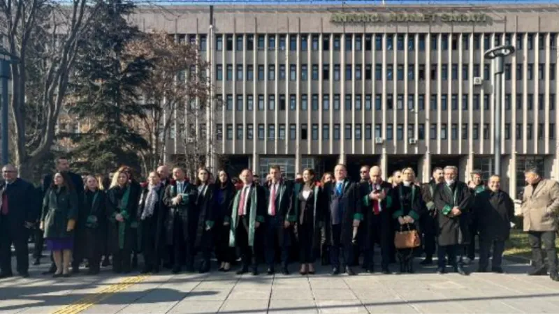 Başkentte avukatlardan 'Tehlikedeki Avukatlar Günü' yürüyüşü