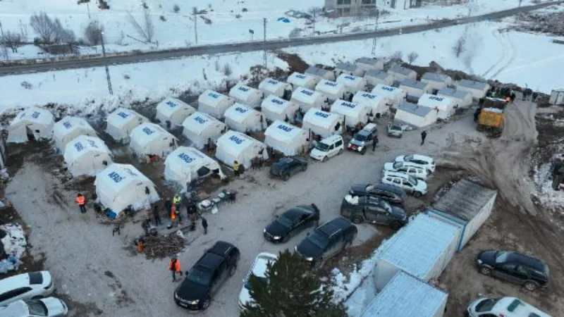 Nurhak'ta 11 mahallede çadır kent kuruldu