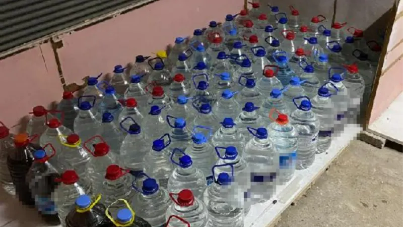 Adana’da, depoda 565 litre sahte içki ele geçirildi