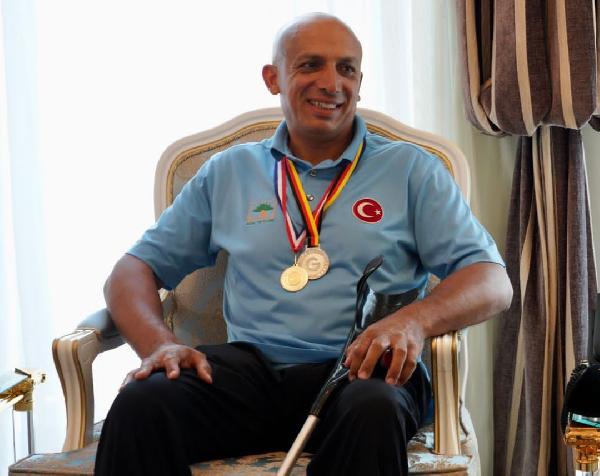 Şampiyon golfçü Mehmet Kazan: Başarı kolay, yeter ki destek olunsun