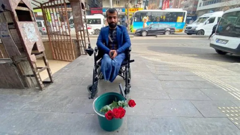 Telefonu çalınan yürüme engelli çiçekçi: Bizler zaten zor günler geçiriyoruz