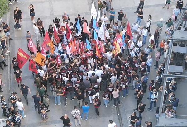 İzmir'deki Suruç anmasında gözaltına alınan 19 kişi serbest bırakıldı