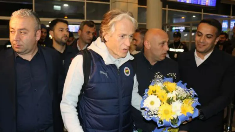 Fenerbahçe'ye Antalya'da coşkulu karşılama