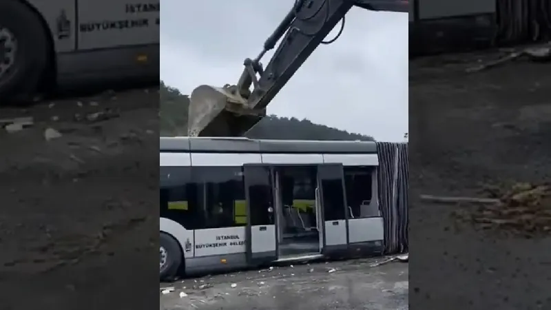 Metrobüs parçalama görüntüleri tartışma yarattı