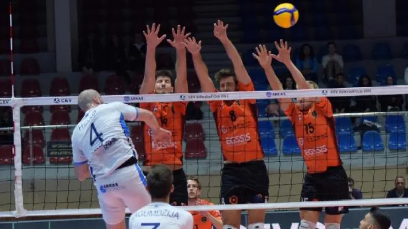 Arkas Spor - Caruur Volley Gent: 3-1