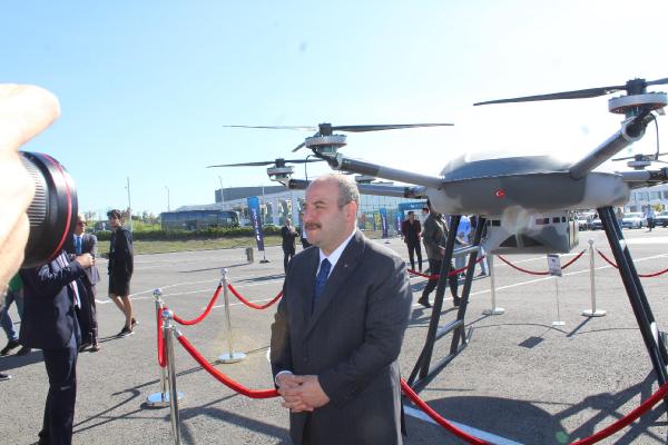 Bakan Varank: 'Airtaxi' 23 Nisan'da boğazı uçarak geçecek