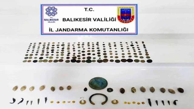 Edremit’te tarihi eser kaçakçılığı yapan iki kişi gözaltına alındı