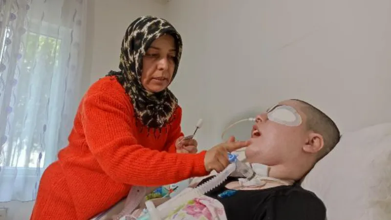 4 yıldır bitkisel hayatta olan Zilan, çocukken en sevdiği dizinin müziğine tepki veriyor