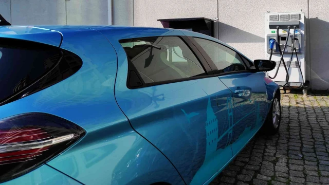 Elektrikli araçlar için hızlı şarj istasyonu hibe müracaatları başladı