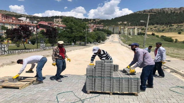 Esentepe TOKİ’de kilitli parke çalışması