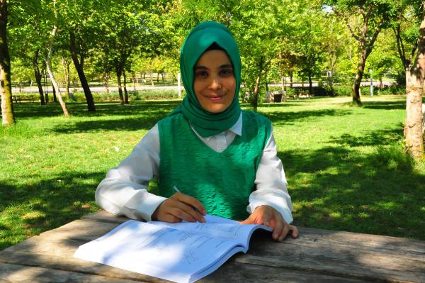 Liseyi dışarıdan bitiren Filiz, YKS'de 3 milyon 241 bin 754 öğrenciyi geride bıraktı
