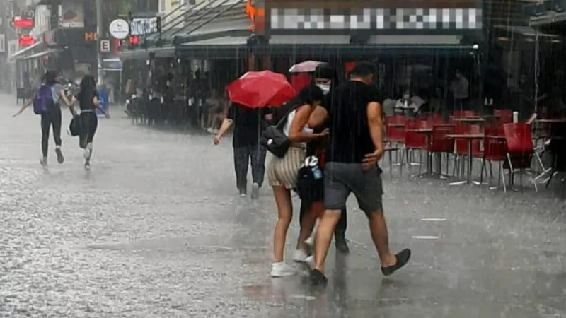 İzmir için kuvvetli sağanak yağmur uyarısı