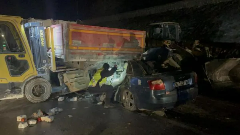 TIR’a arkadan çarpan otomobil sürücüsü hayatını kaybetti