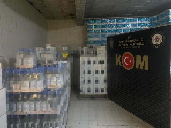 Antalya'da 3 bin 150 şişe sahte bandrollü içki ele geçirildi