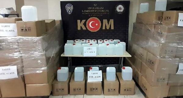 İzmir'de 8 ton sahte etil alkol ele geçirildi: 9 gözaltı