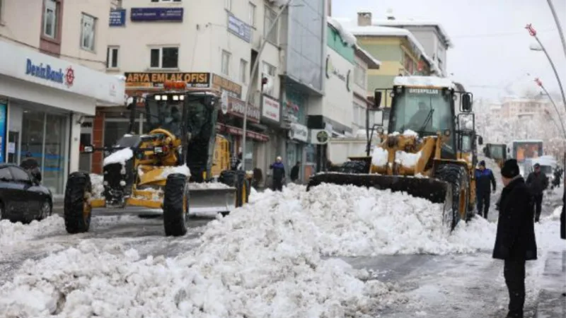 Muş'ta 297 köy yolu ulaşıma kapandı