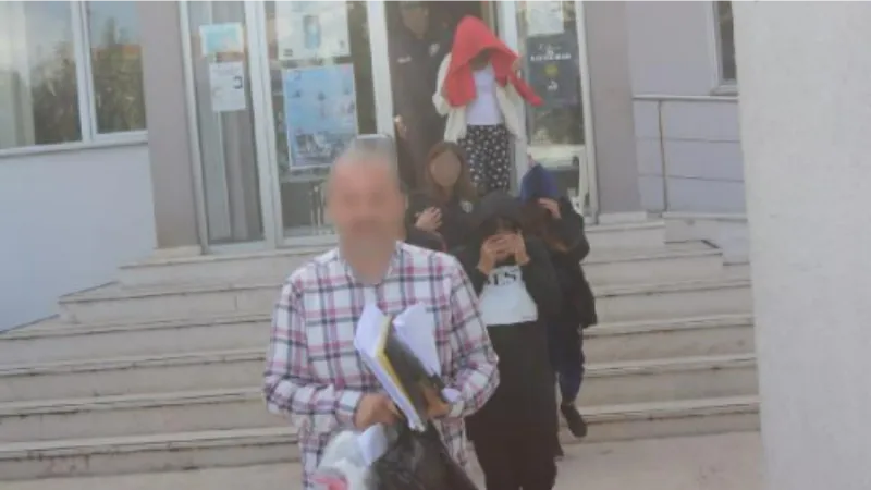 Bursa'dan hırsızlık yapan 4 şüpheliye Manisa'da suçüstü