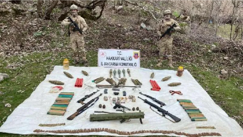 İçişleri: Hakkari'de terör örgütüne ait sayıda silah ve mühimmat ele geçirildi