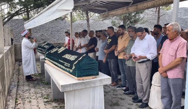 Gaziantep'teki kazada hayatını kaybeden baba ile oğlu son yolculuğuna uğurlandı