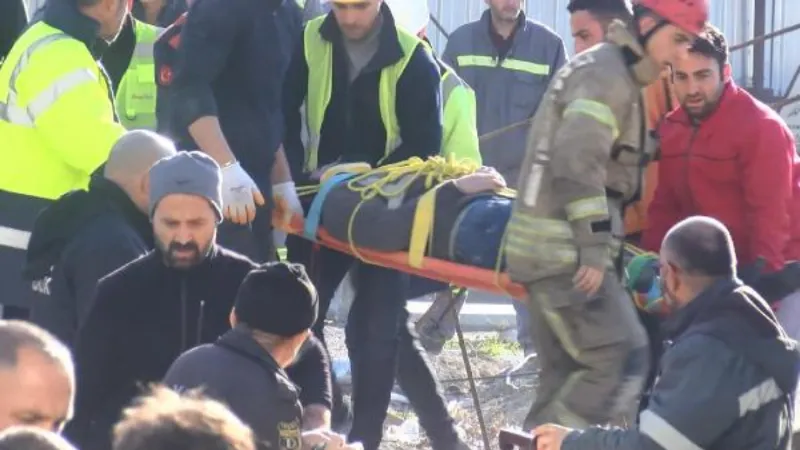 Ataşehir'de metro şantiyesinde 3 metre yüksekten düşen işçi yaralandı
