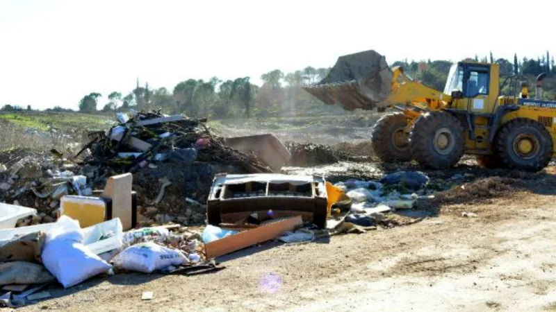 Büyük Manavgat yangınından etkilenen bölgeye dökülen atıklar kaldırıldı