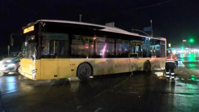 Arnavutköy'de İETT otobüsüyle minibüs çarpıştı; 14 yaralı